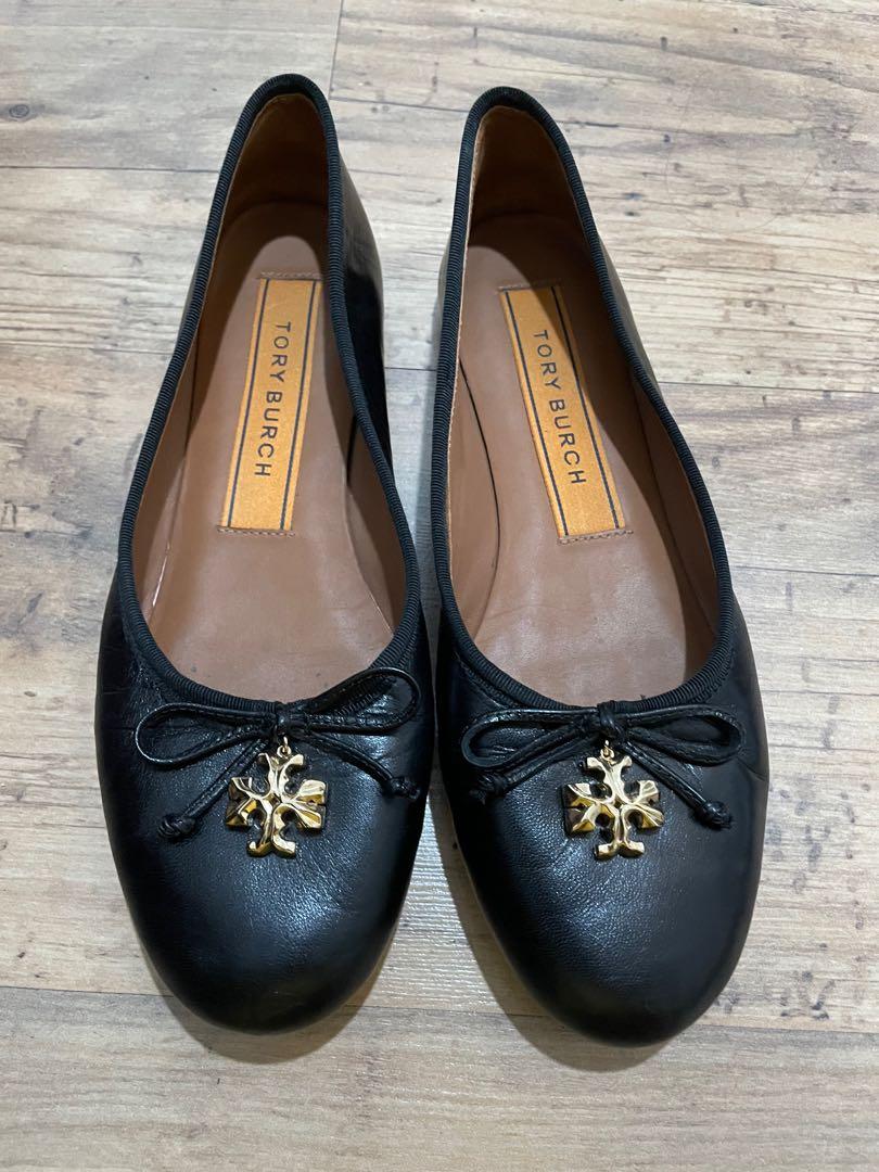 Tory Burch Charm Ballet Flats (Black US 7) (Category: Flats & Sandals) located in Lucena. Submitted by marguuuhm (Listing ID 1165009433, Image 1). Description: Goat Leather so super soft! Used 2-3 times.