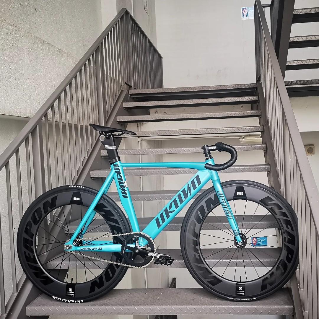 Aero fixie shop bike