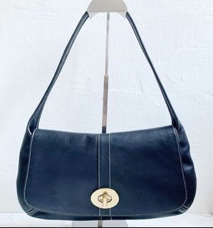 (Category: ) located in . Submitted by _eb_vintage (Listing ID 1165004237, Image 1). Description: .