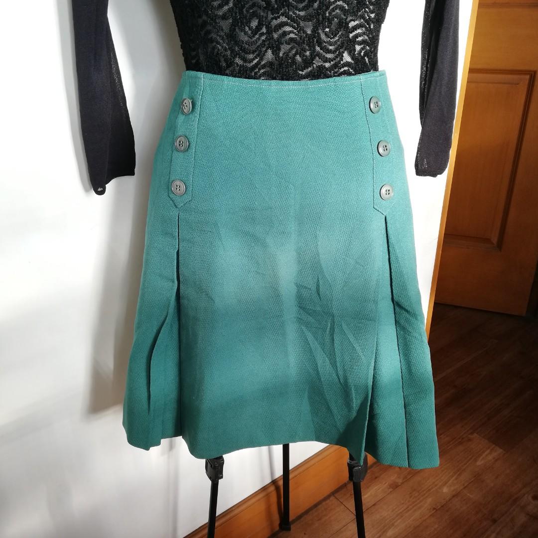 Vintage green button embellished 70s fashion skirt Women s