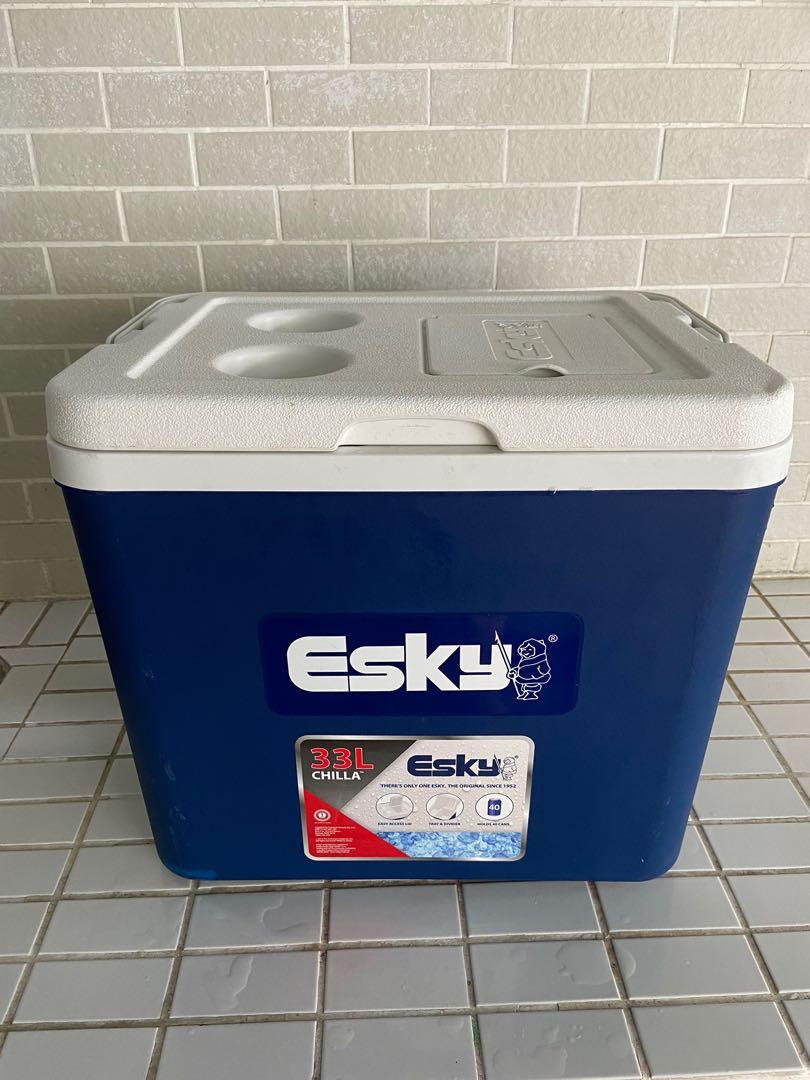 33L esky cooler with drink holder and ice compartment, 傢俬＆家居, 廚具和餐具, 廚