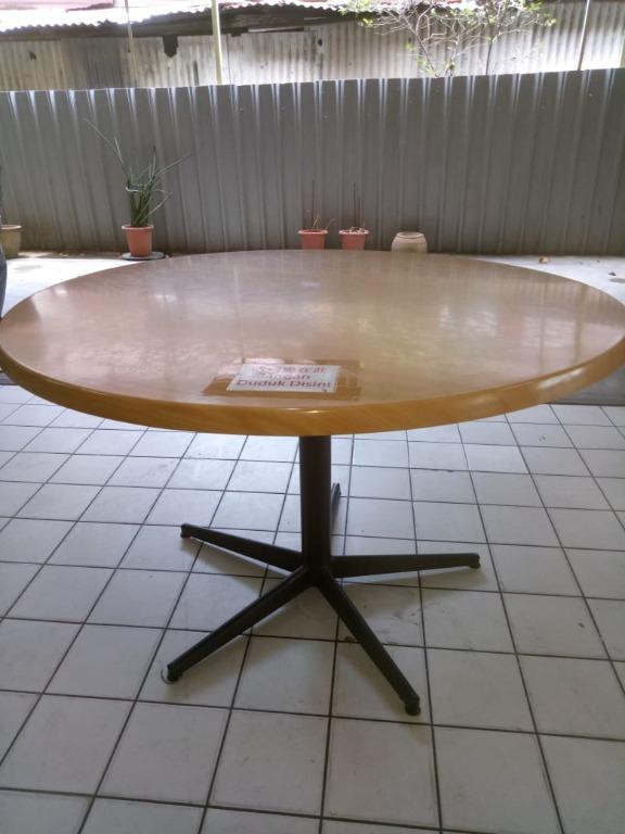 4 foot round coffee table outlet