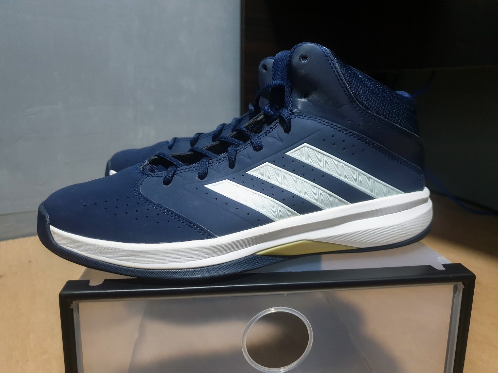 Isolation 2 adidas store