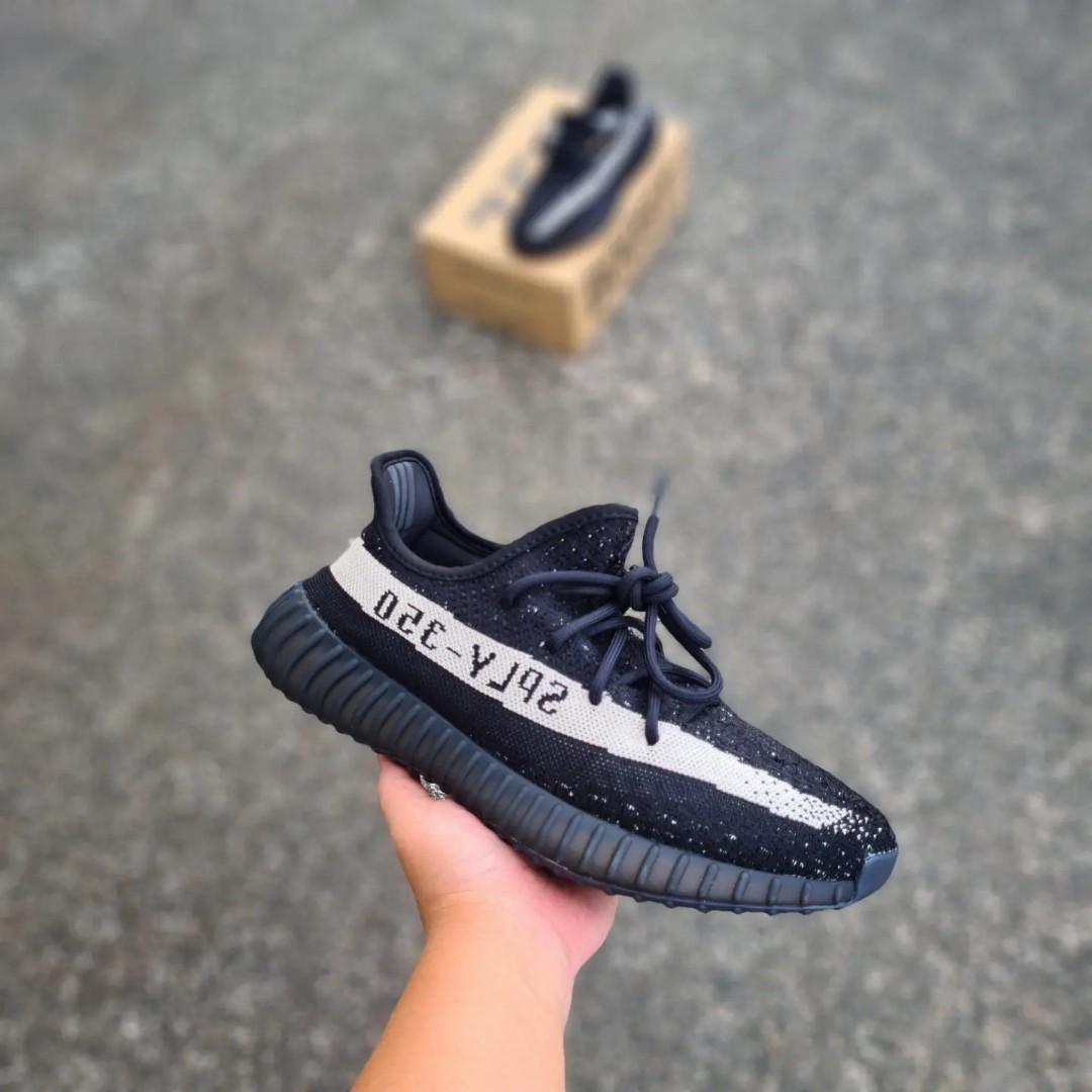 Adidas Yeezy Boost 350 V2 Oreo 2022, Men's Fashion, Footwear