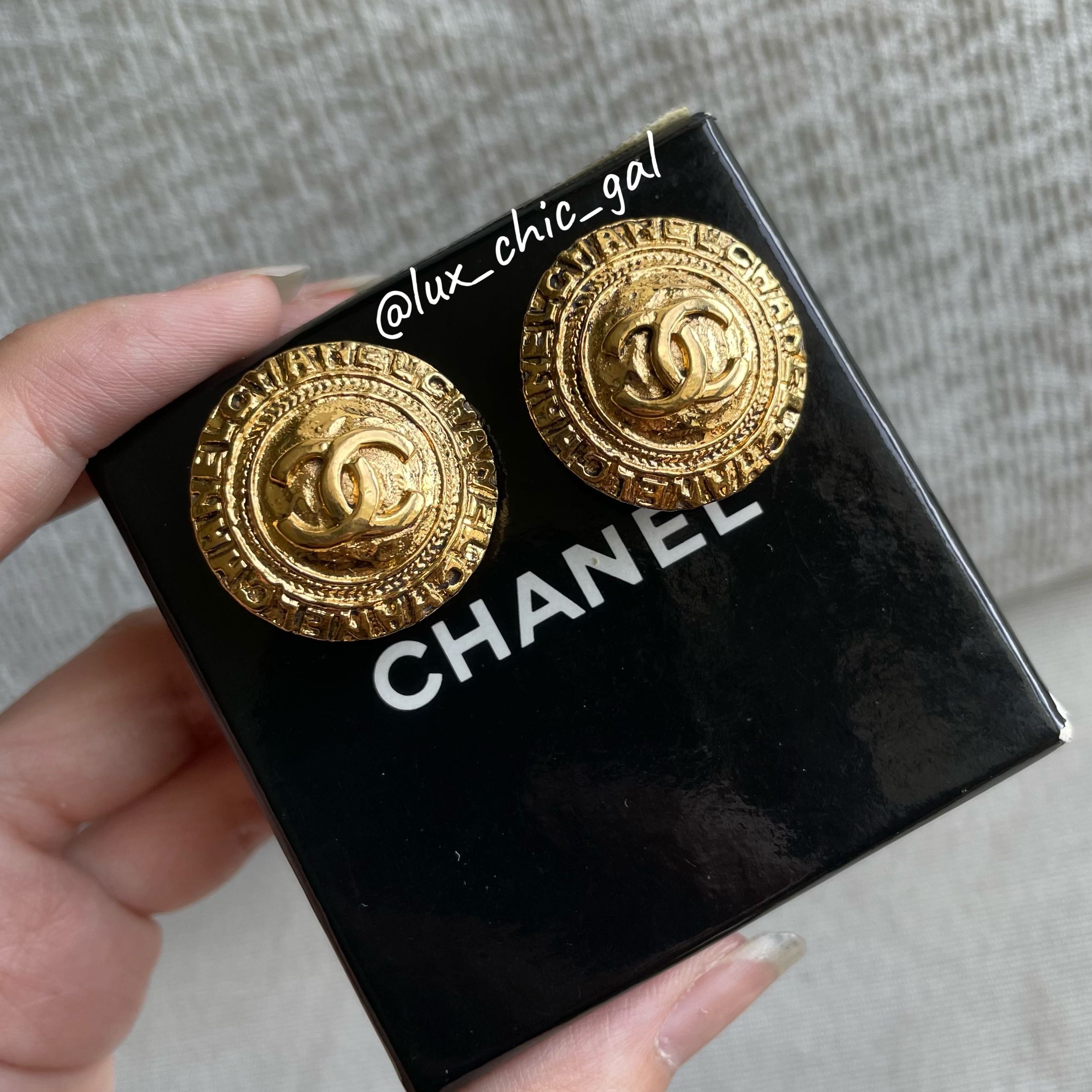 Authentic Vintage Chanel earrings CC logo rhinestone black round