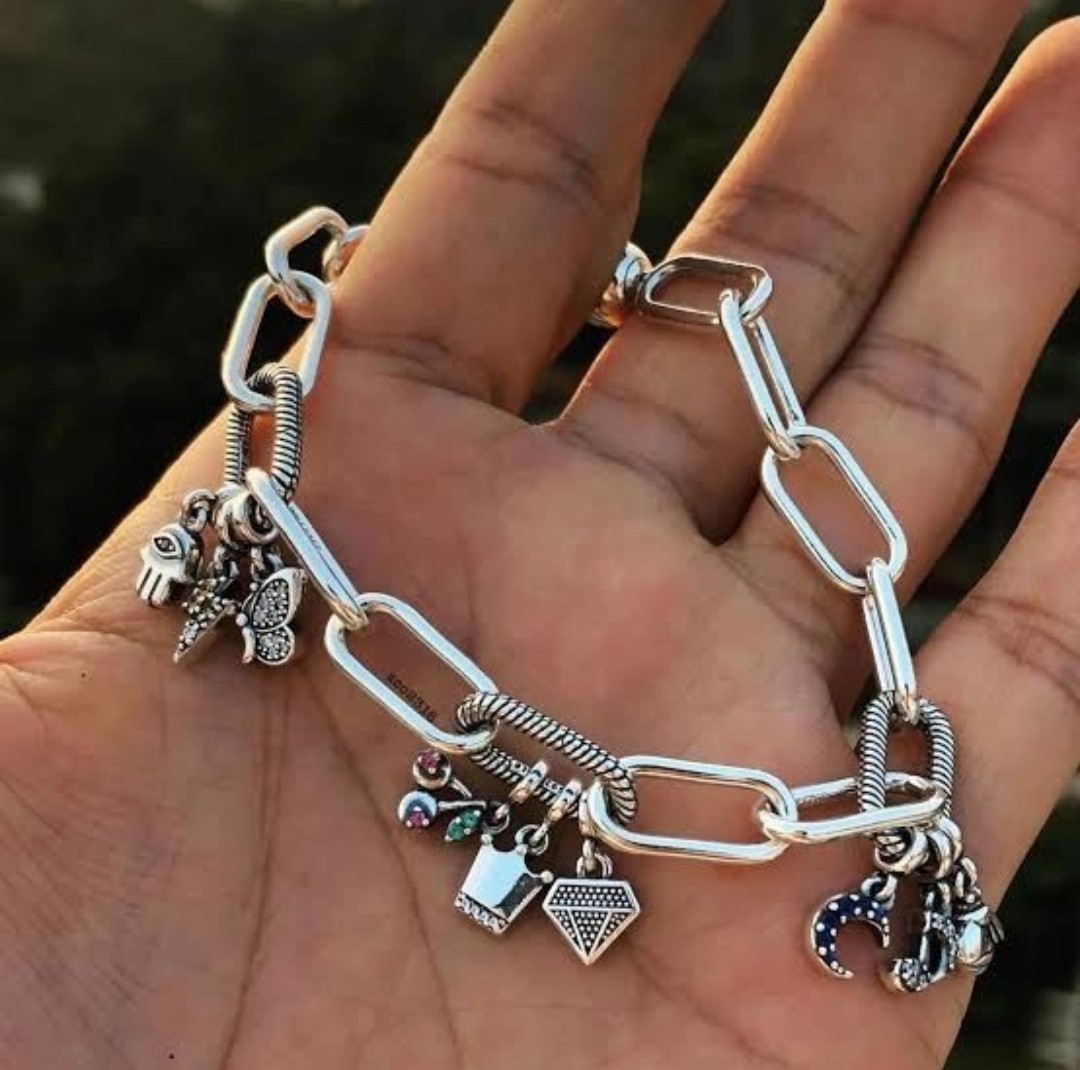 Pandora deals charm link