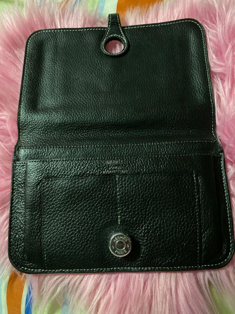 Black genuine leather wallet (Category: Luxury Bags & Wallets) located in Paranaque City. Submitted by love1927 (Listing ID 1165106089, Image 3). Description: Up for grabs is my vintage Hermes wallet Made of genuine leather •signs of usage •the other side is not smooth at all on the gum lining part •still looks decent when use •7inches length 5-inches height .