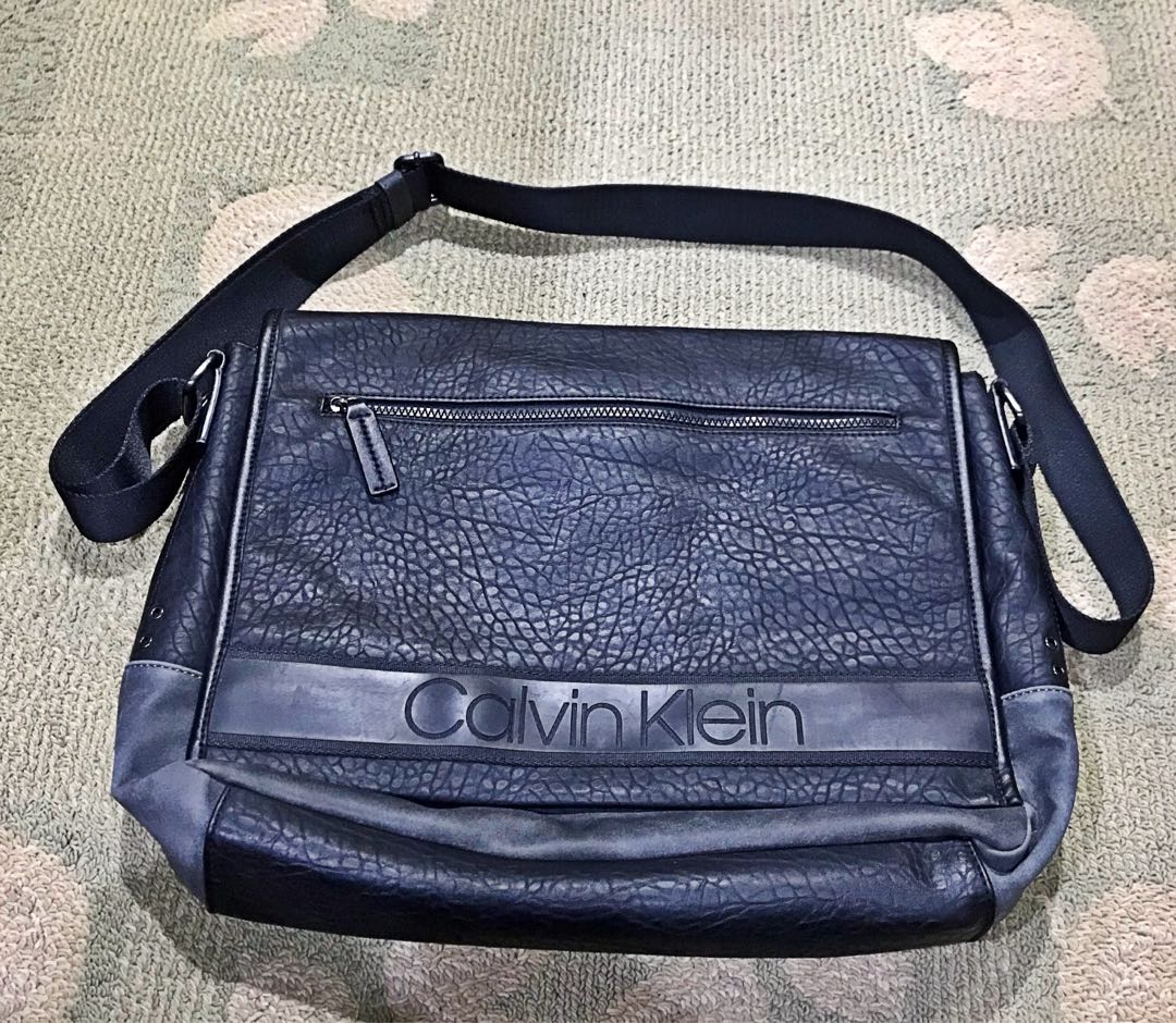 Calvin Klein Messenger Bag, Men's Fashion, Bags, Briefcases on Carousell