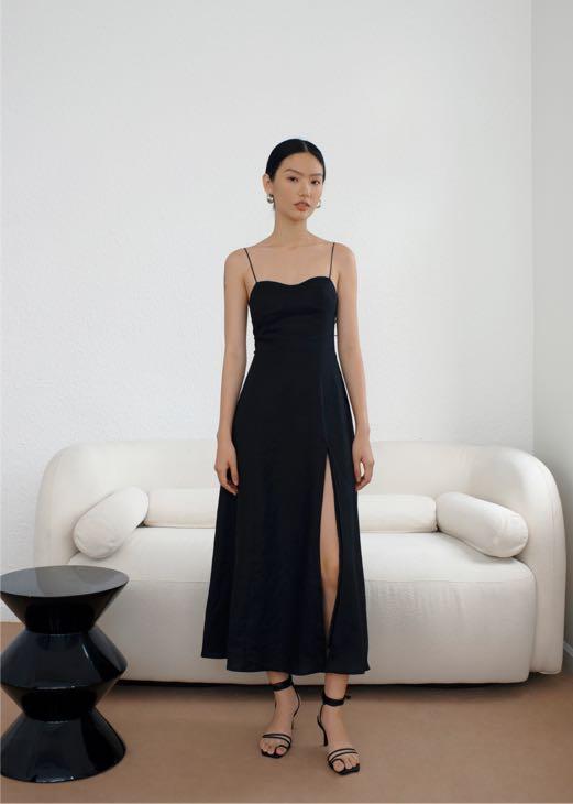 Caramel Monster Olivia Midi Dress in Black, Women's Fashion, Dresses & Sets, Dresses on Carousell