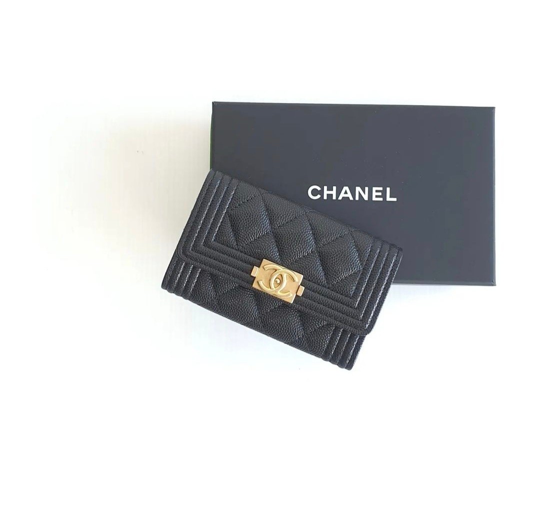 Chanel boy Flap card holder black caviar series 31