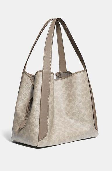 COACH HADLEY HOBO 21 (B4/CHALK) BOUTIQUE TRANSFER - COMES WITH BOX AND  PAPERBAG