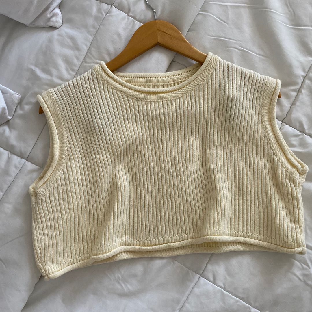 Cream Knit Cropped Top, Women's Fashion, Tops, Sleeveless on Carousell