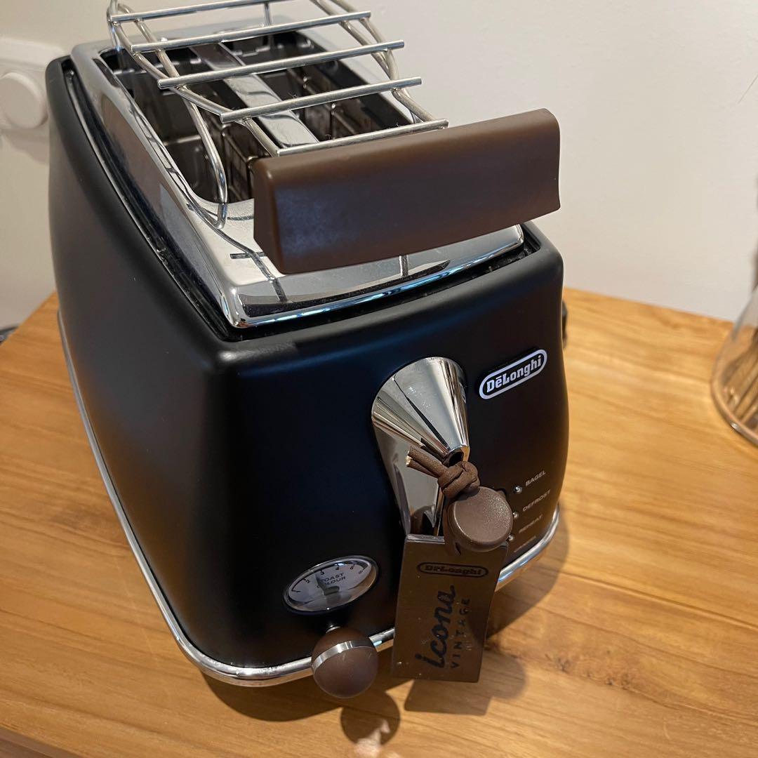 Delonghi Icona Vintage 2Slice Toaster, Furniture & Home Living