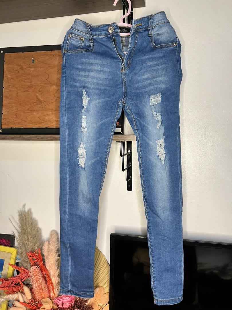 HUNG RIPPED/TATTERED SKINNY JEANS 