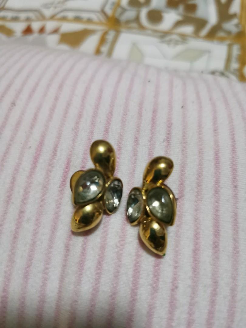 White stone discount earrings gold