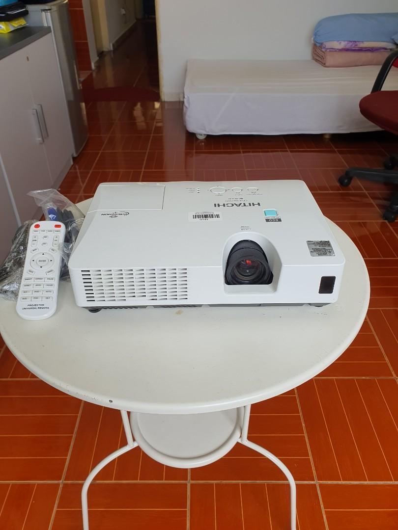 Hitachi CPX3021WN 3LCD HDMI Lumens 3200 XGA Conference ,,&" education