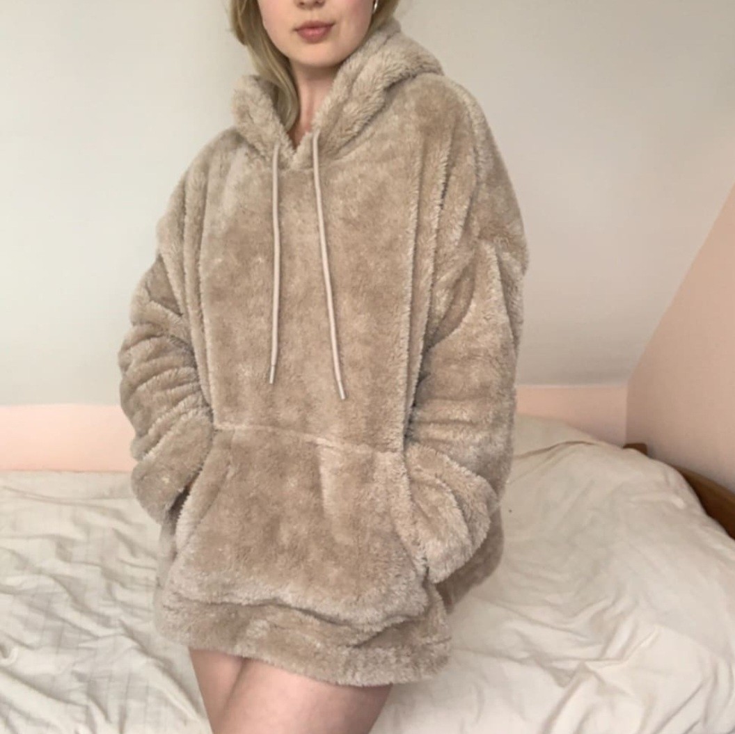 H&m fur on sale hoodie