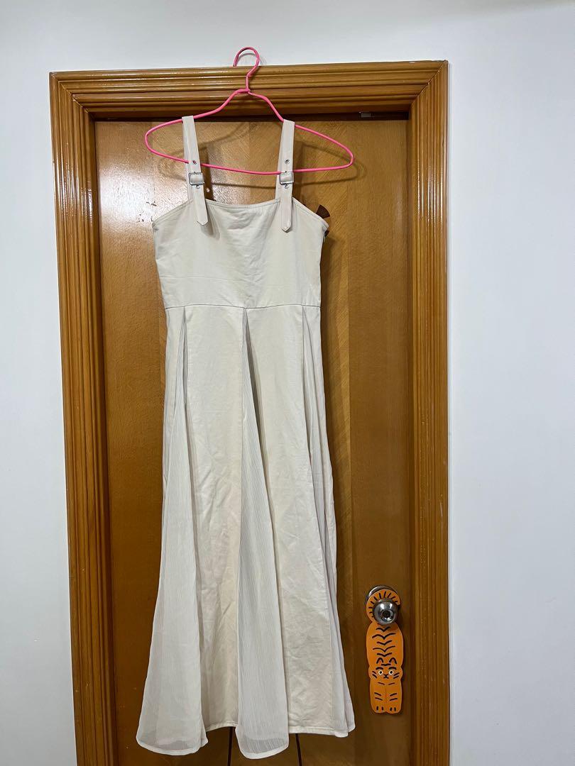 Jouetie Light Brown One Piece Dress杏色連身長裙 女裝 連身裙 套裝 連身裙 Carousell