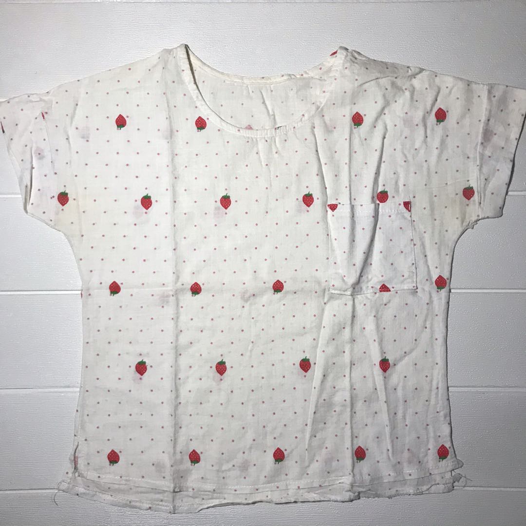 Kaos T-Shirt Strawberry, Fesyen Wanita 