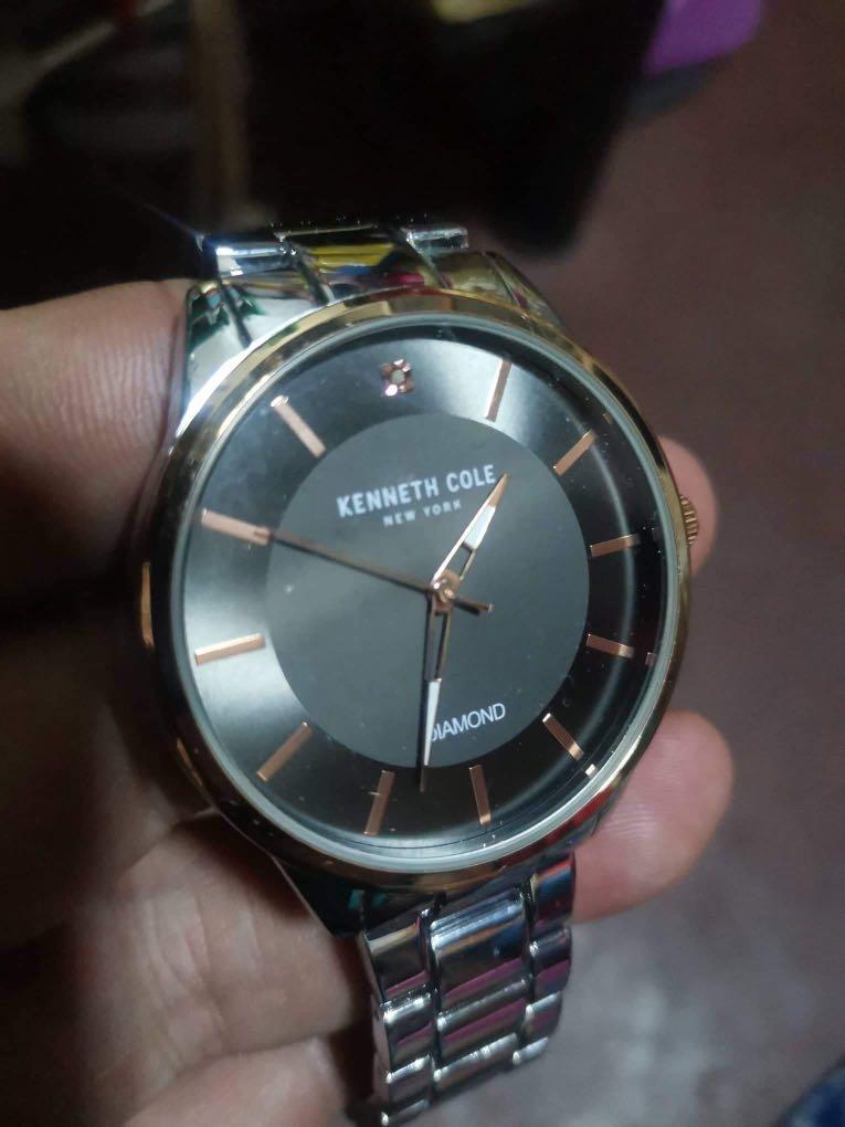 kenneth cole (Category: Luxury Watches) located in Quezon City. Submitted by beauty_finds_right (Listing ID 1165087618, Image 1). Description: Kenneth Cole watch - Silver RFS - Decluttering Loc. Commonwealth Qc.