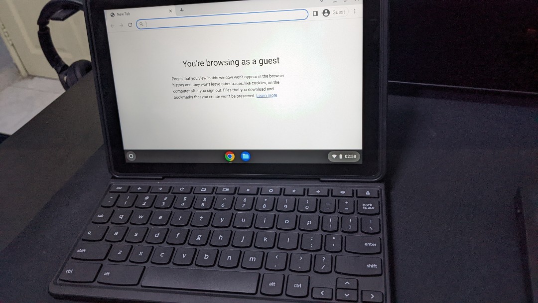 Lenovo 10e Chromebook with Keyboard Folio Case, Mobile Phones & Gadgets