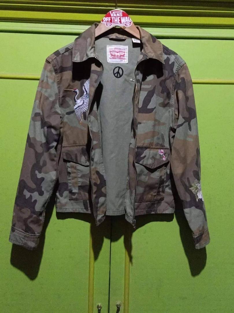 Levis Camouflage Women's Jacket, Women's Fashion, Coats, Jackets and  Outerwear on Carousell