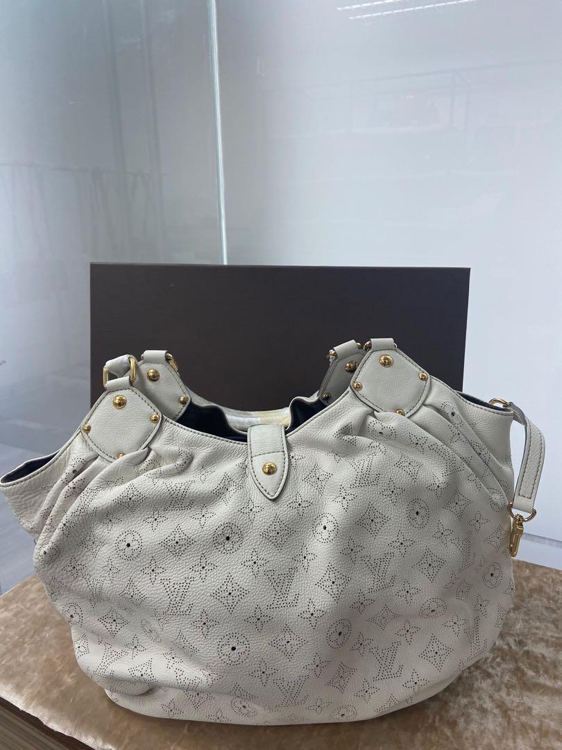 LOUIS VUITTON MONOGRAM MAHINA L BAG White Eggshell Leather ref