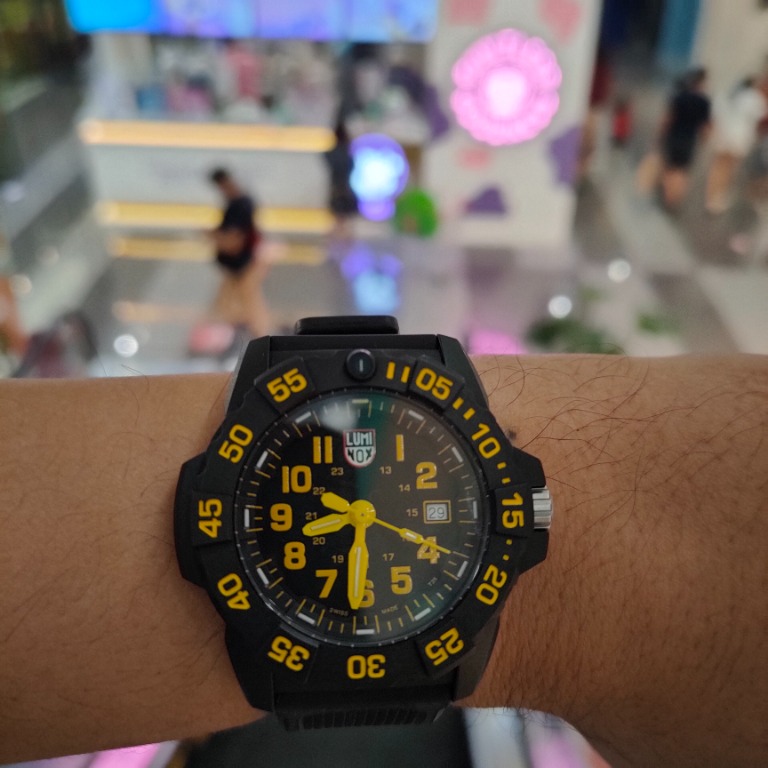 Luminox yellow discount