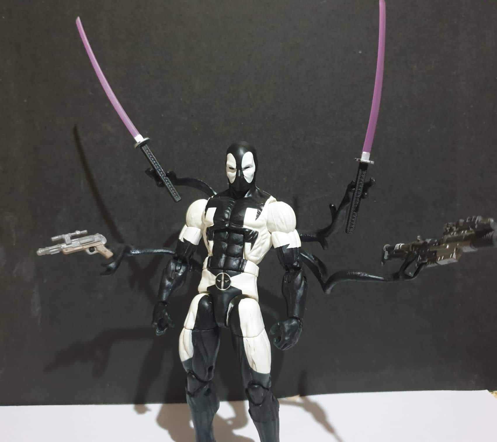 Deadpool back in store black marvel legends