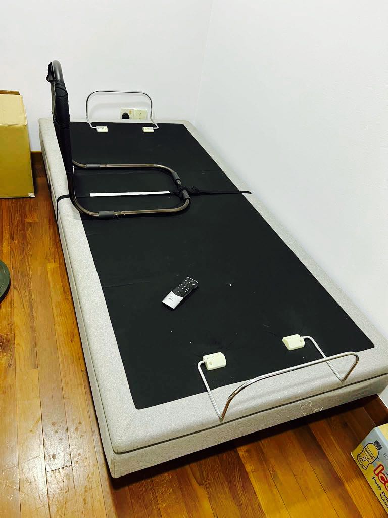 *PRICED TO MOVE* Suta Motorised Remote Control Adjustable Bed with