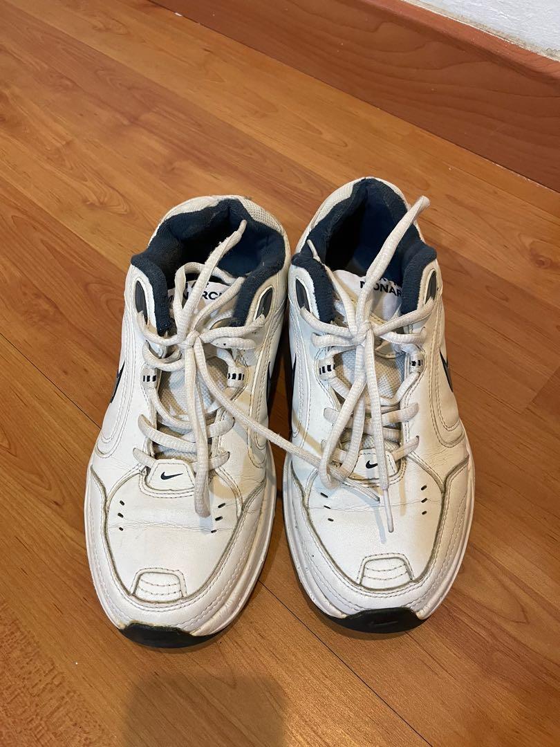 nike air monarch women's