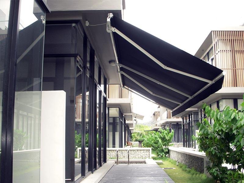 Retractable awning62863115440897112