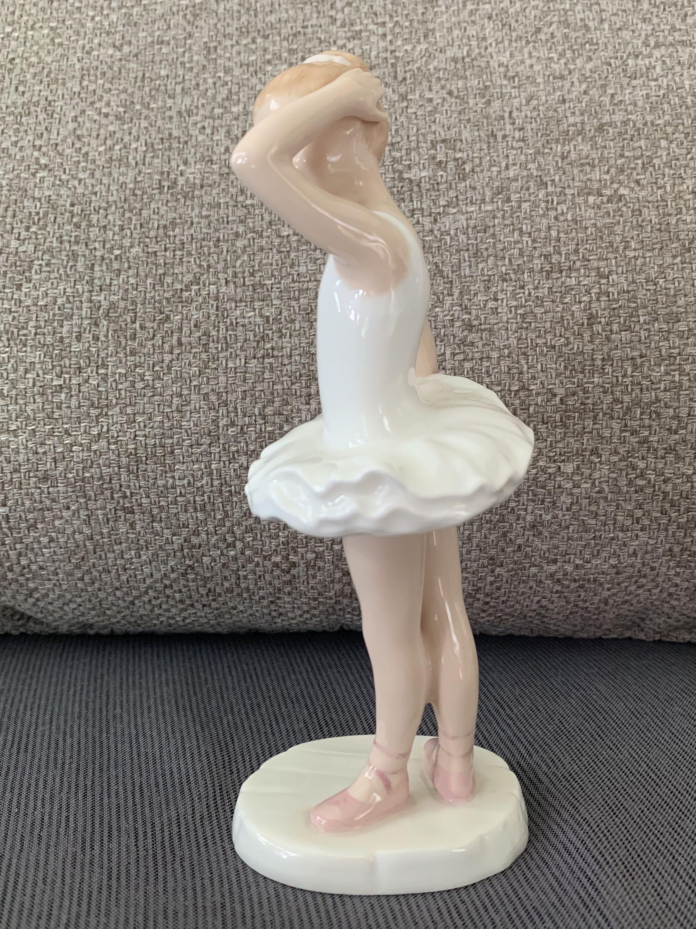 Royal Doulton vintage ballerina figurines, Hobbies & Toys, Memorabilia ...