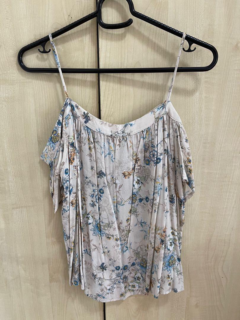 Stradivarius- off-shoulder top, Women's Fashion, Tops, Blouses on Carousell