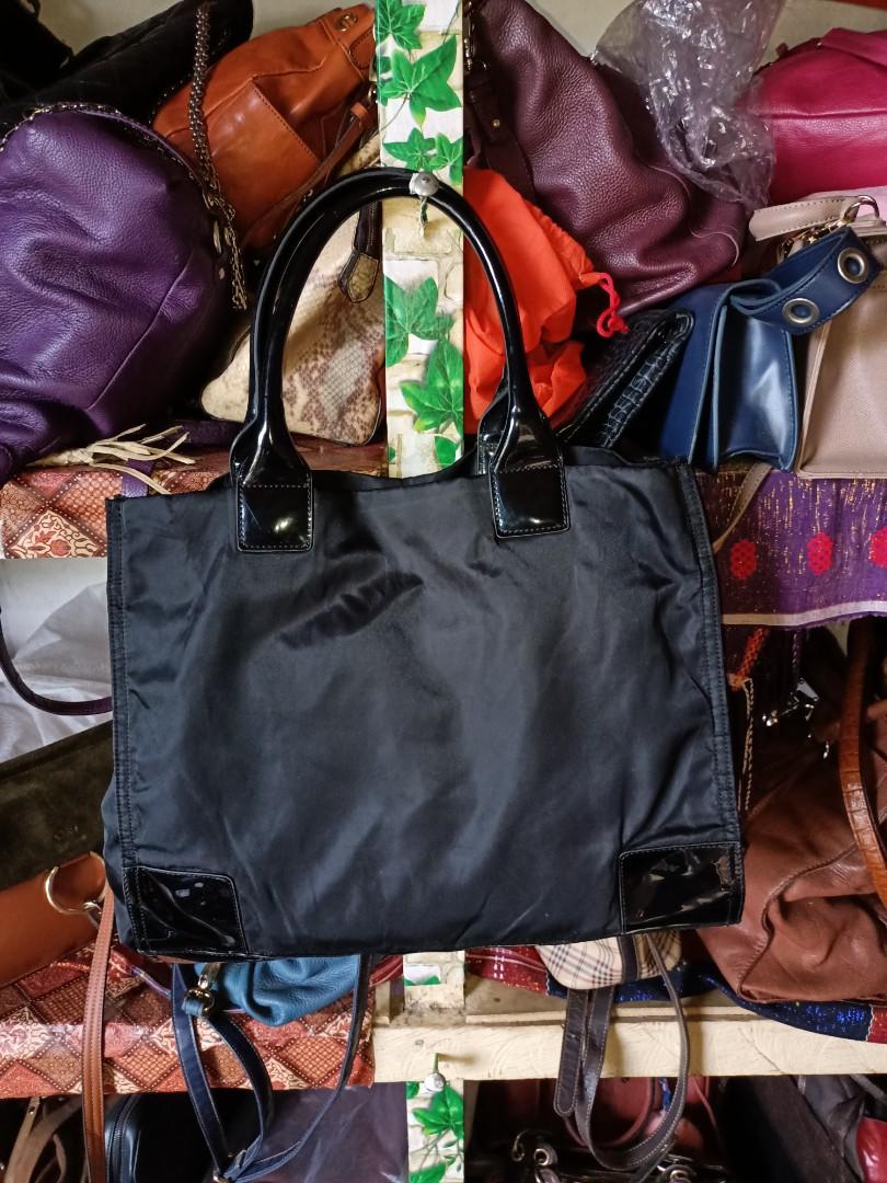 TORY BURCH MADE in VIETNAM, Barang Mewah, Tas & Dompet di Carousell