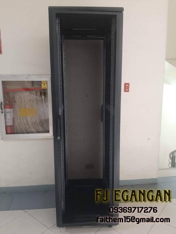Toten 42U Free Standing Data Cabinet W=600x D=800x H=7FT | 42U 7ft Data ...