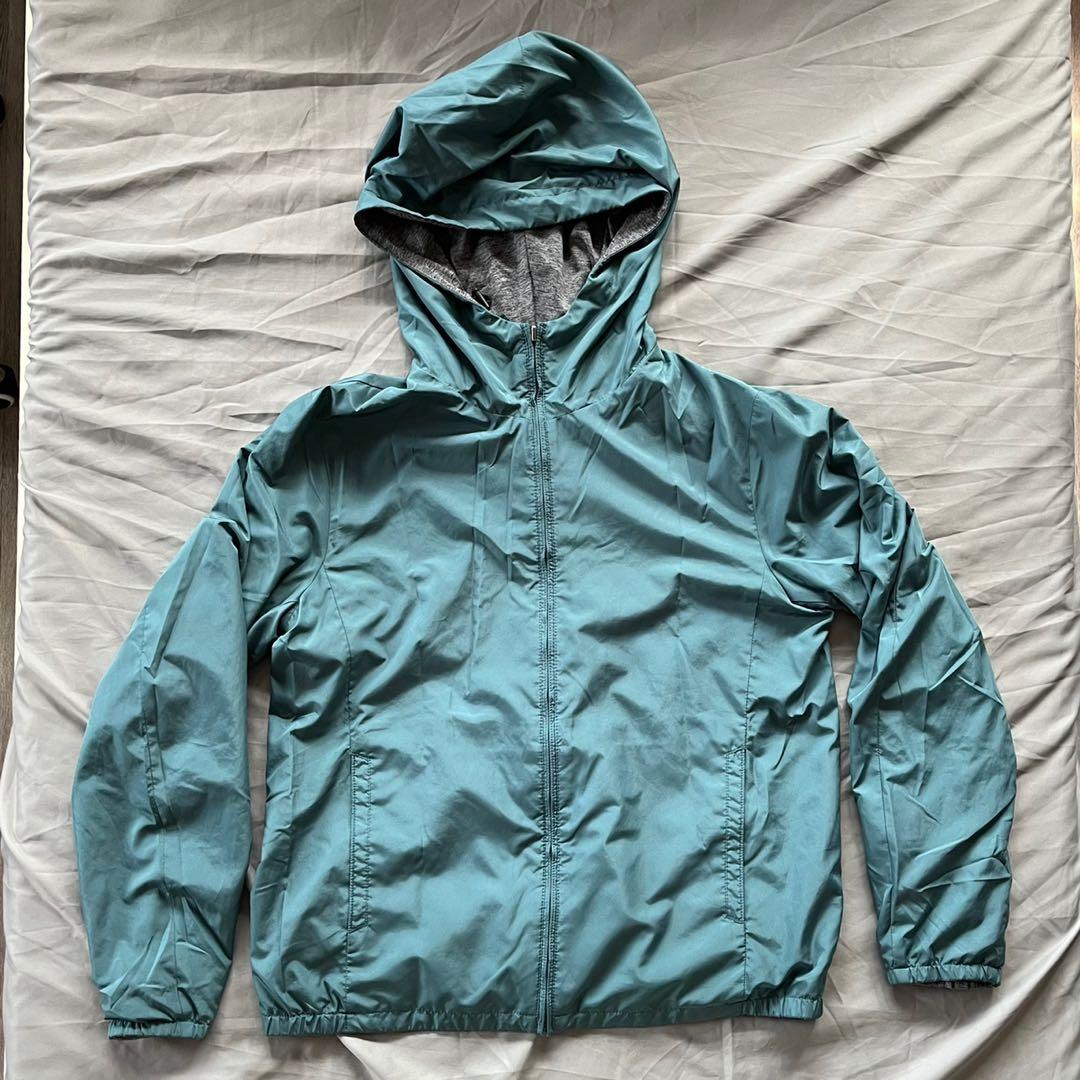 UNIQLO Reversible Parka Womens Fashion Coats Jackets and Outerwear on  Carousell