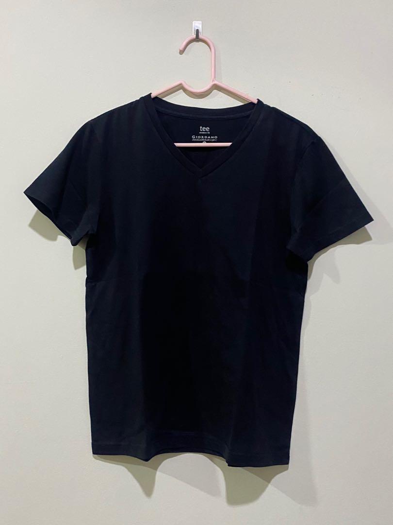 USED) T-SHIRT V NECK GIORDANO, Fesyen 