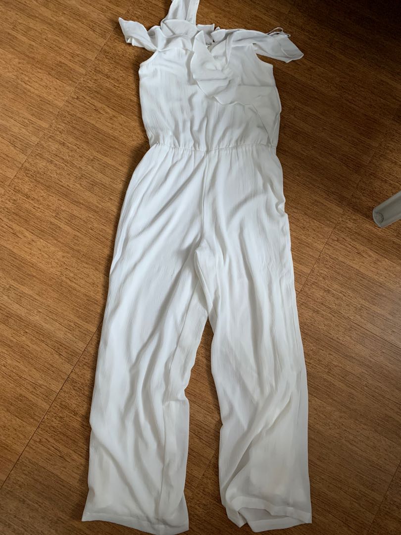 White Jumpsuit, Women's Fashion, Dresses & Sets, Jumpsuits on Carousell