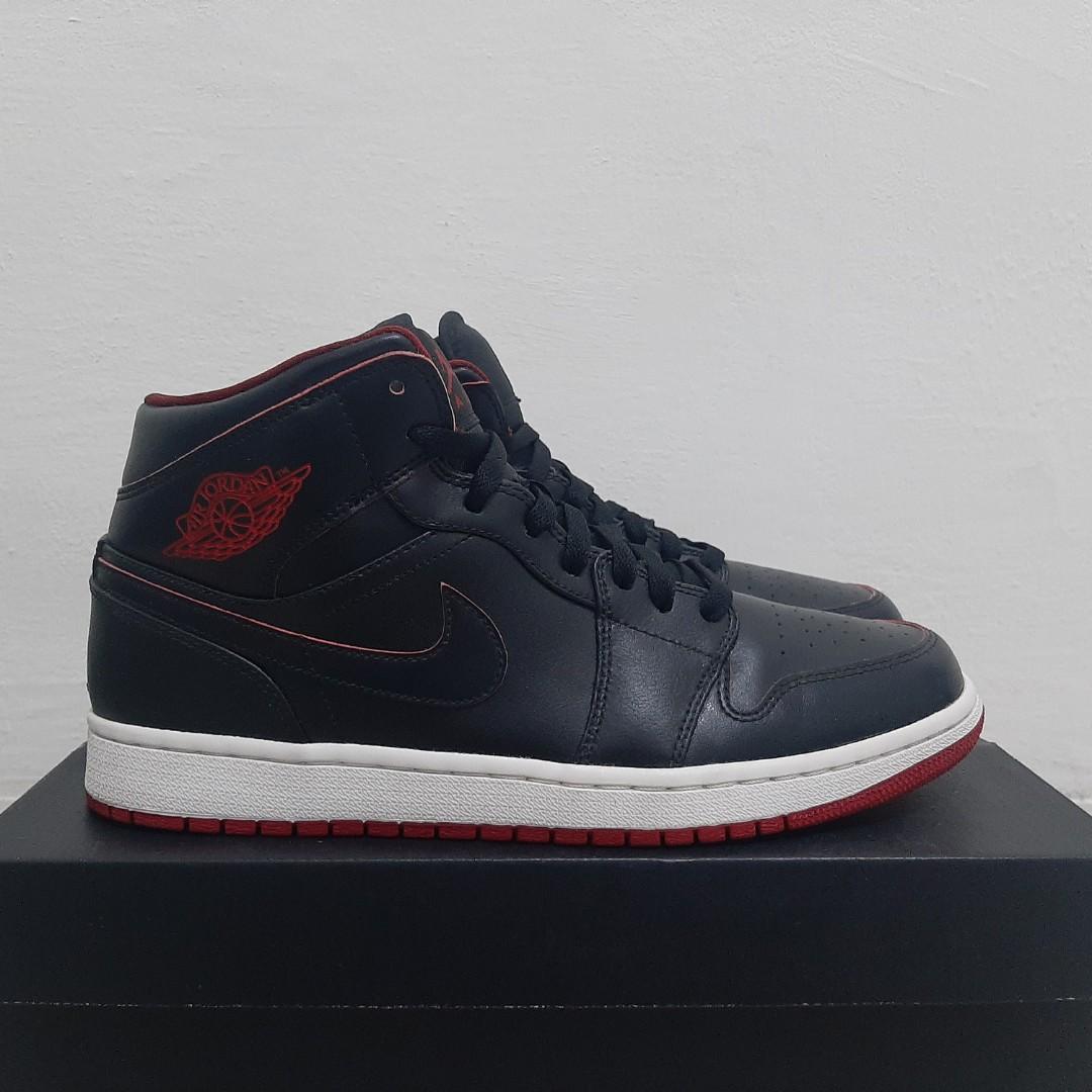 air jordan 1 mid fearless black red