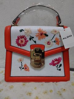 (Category: ) located in . Submitted by loqlaq (Listing ID 1165349952, Image 1). Description: .