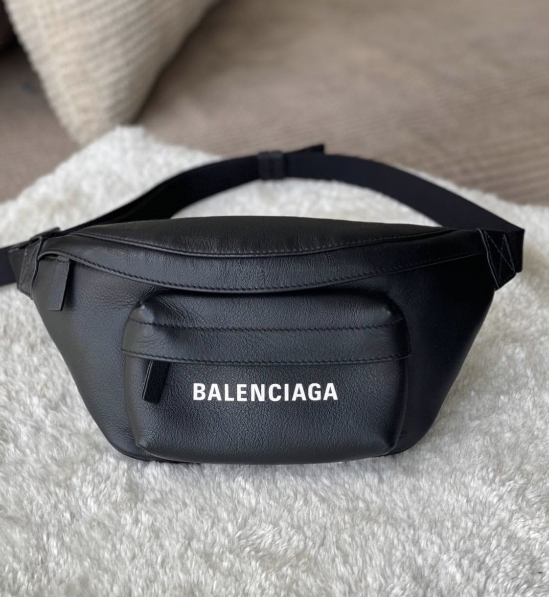 AUTHENTIC BALENCIAGA EVERYDAY BELTBAG LEATHER