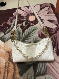(Category: ) located in . Submitted by ms.yin (Listing ID 1165392533, Image 1). Description: .