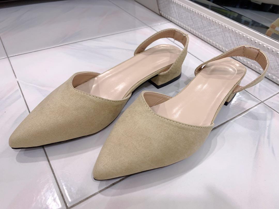 Beige low on sale heel shoes