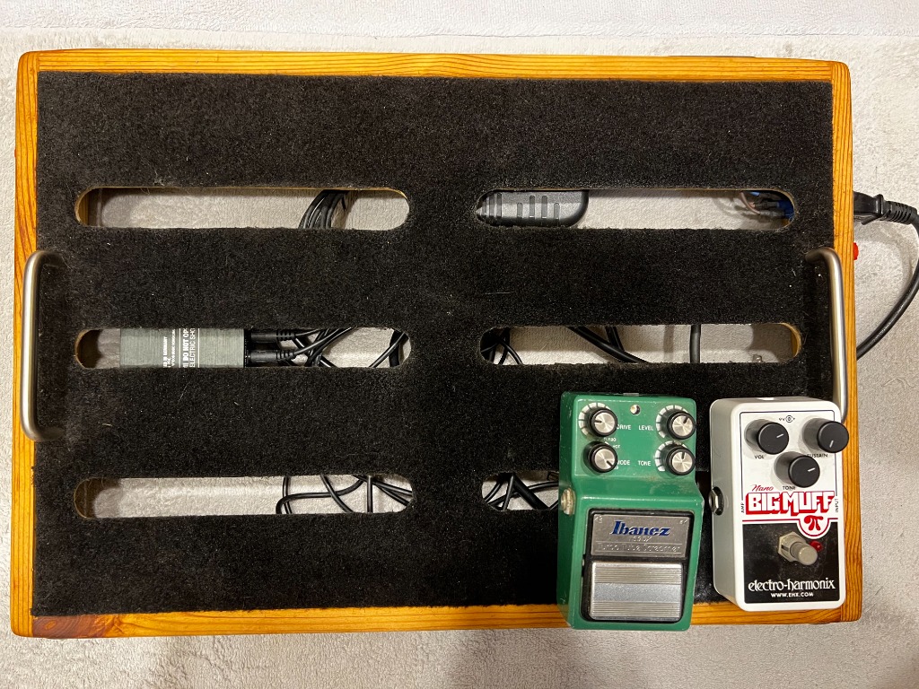 GC Custom Pedal Board with Isolated Power Supply, Hobbies & Toys, Music
