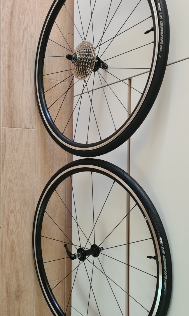 Giant Wheels Set, Sports Equipment, Bicycles & Parts, Bicycles on Carousell
