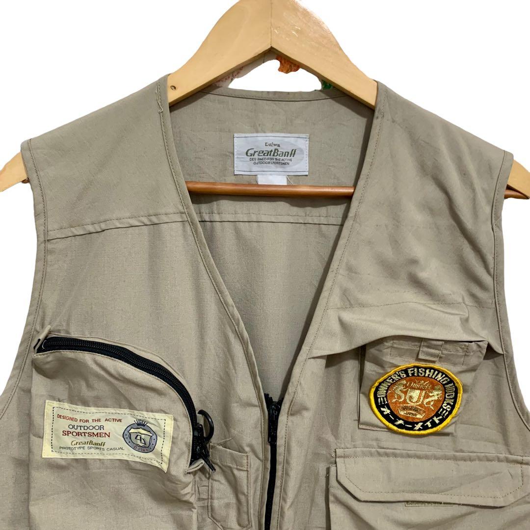 Great Banff Daiwa Multipocket Utility Vest (Category: Vests) located in Quezon City. Submitted by puristunlimited (Listing ID 1165383452, Image 2). Description: FOLLOW ME HERE ON 🤩CAROUSELL FOR FUTURE DROPS AND MORE ITEMS www.carousell.com/u/puristunlimited Great Banff Daiwa Multipocket Utility Vest 10/10 condition Flawless Shoulder: 20 inches Chest: 22 inches Length: 24 inches Hem: 22 inches Best fit for Mens Medium-Large Best fit for Womens La