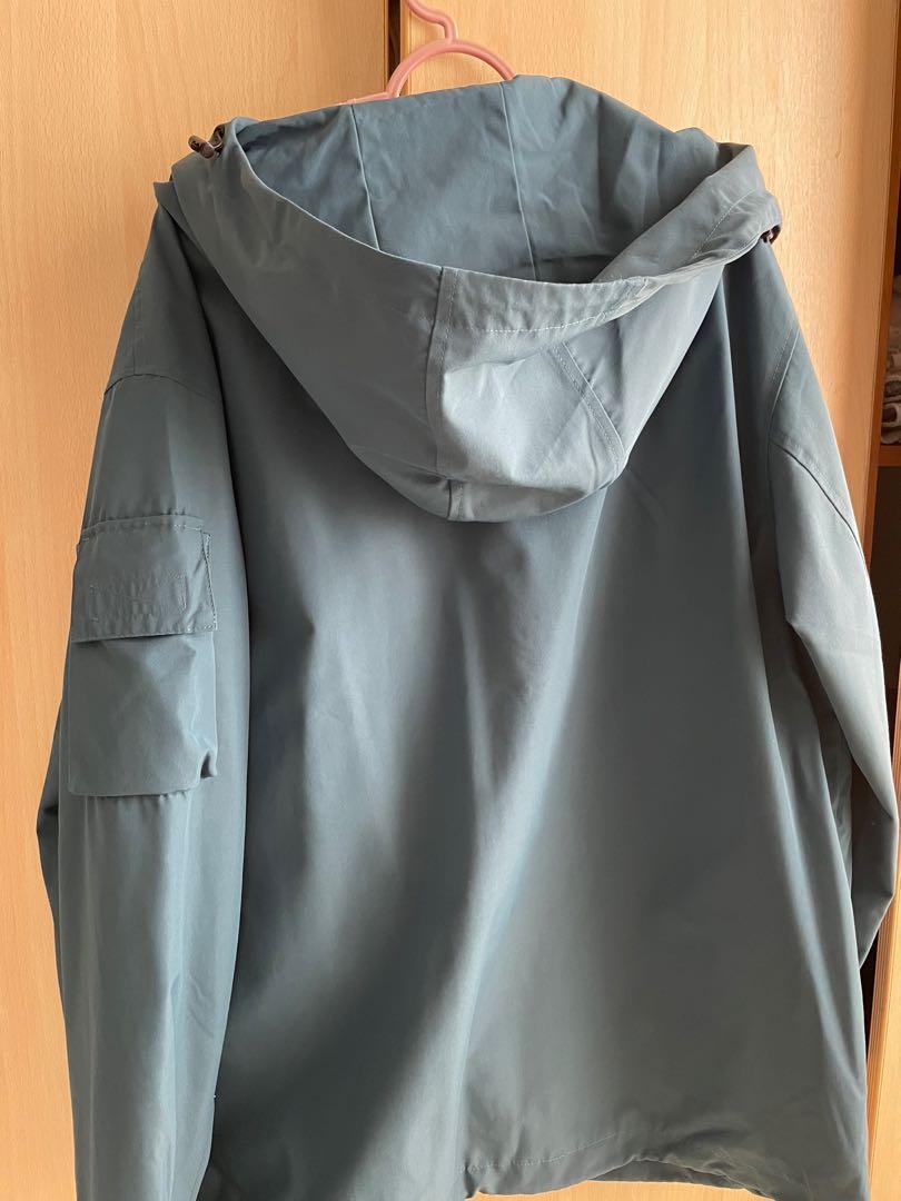 Jacket (Category: Coats, Jackets and Outerwear) located in Kuala Lumpur. Submitted by zzxson (Listing ID 1165291056, Image 3). Description: It’s new.