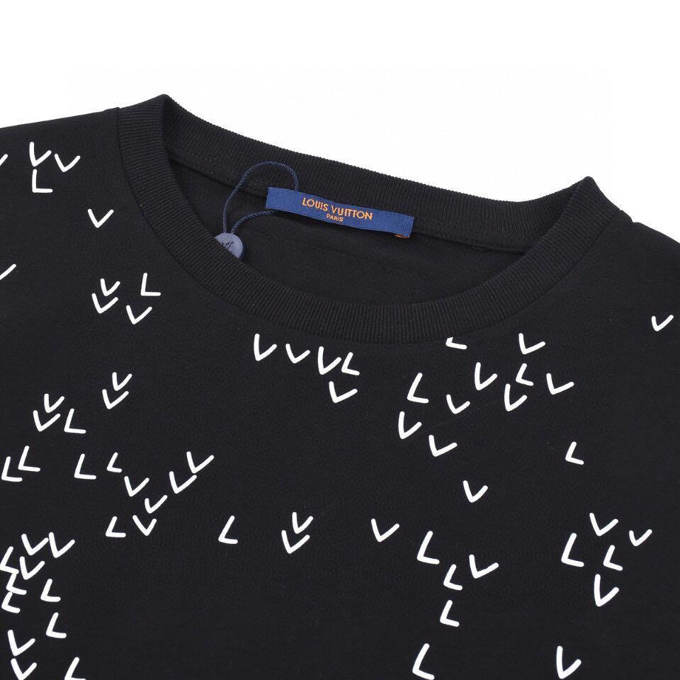 LOUIS VUITTON LV SPREAD EMBROIDERY T-SHIRT in BLACK. SIZE S. ITEM