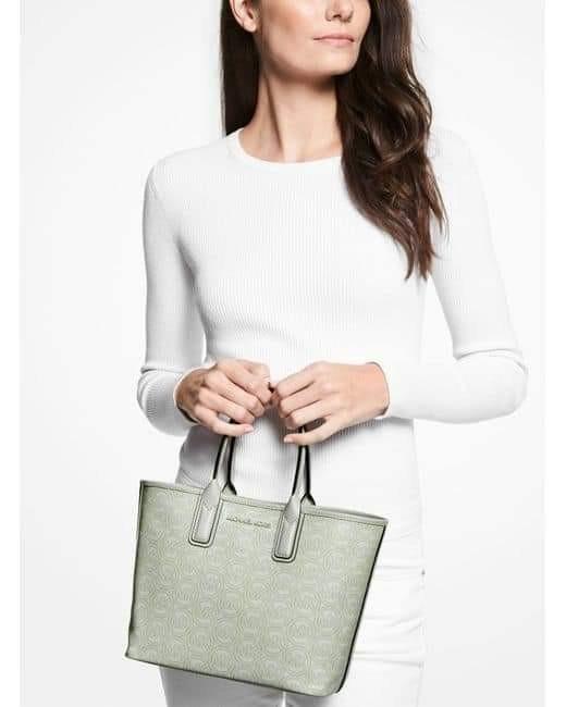 ⭕️MK Jodie Small Tote Bag (Category: Luxury Bags & Wallets) located in Mabalacat. Submitted by maiyasluxurybagshoppe (Listing ID 1165372515, Image 2). Description: ⭕️MK Jodie Small Tote Bag 4690.